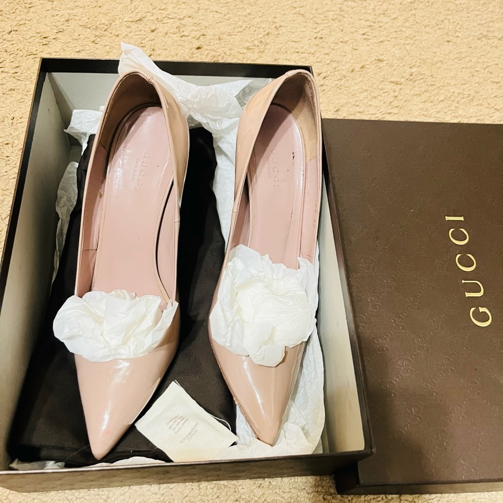 Gucci Kristen Bamboo Heel Pointed Toe Pumps in Nude Patent Leather Flesh - Picture 7 of 13